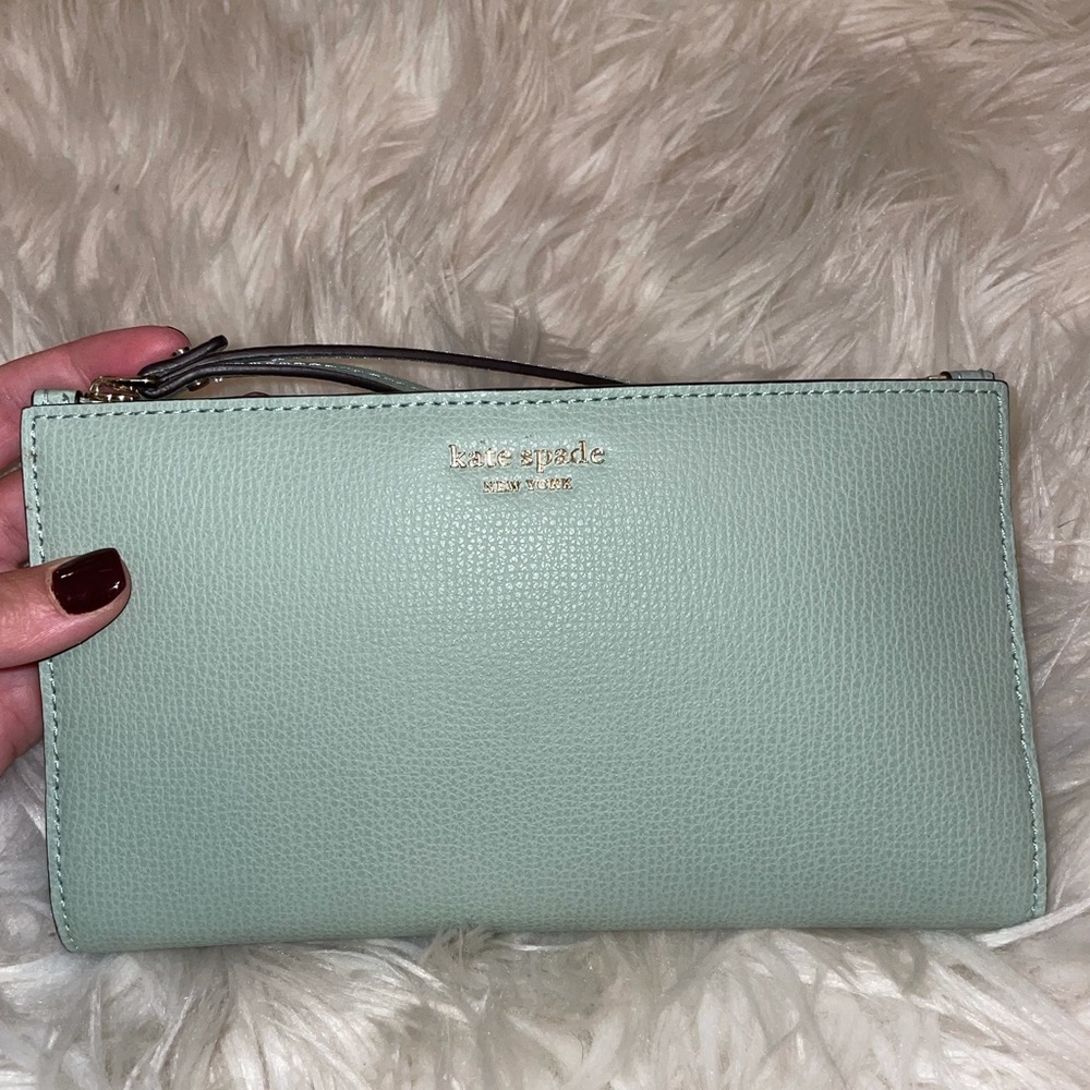 Kate spade wristlet wallet